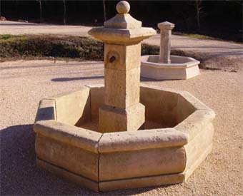 fontaine en pierre Fontaine en pierre