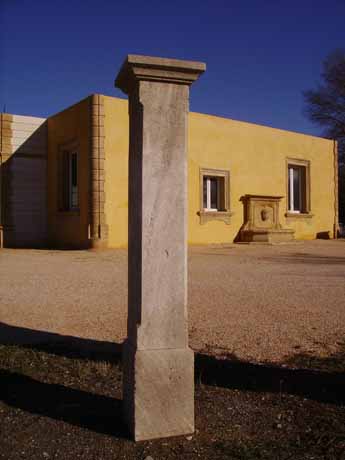 pilier en pierre 